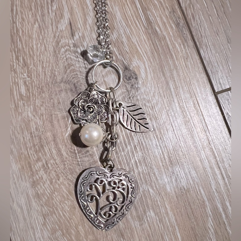 Costume jewelry necklace